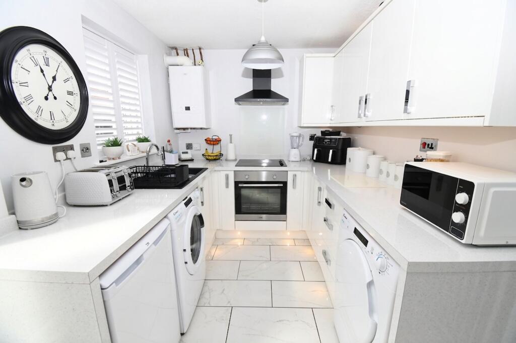 Waterslea, Eccles, M30 photo 2