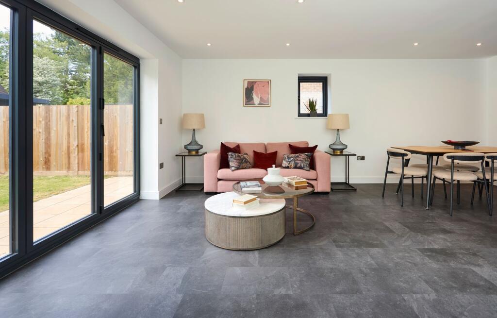 Horsgate Rise, Cuckfield, RH17 photo 3