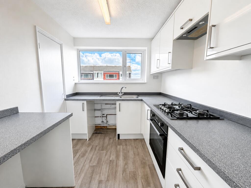 Apartment in Basildon, Essex - More