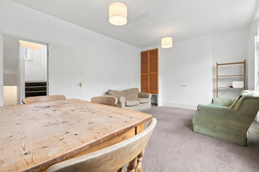 Apartment in London - View 3
