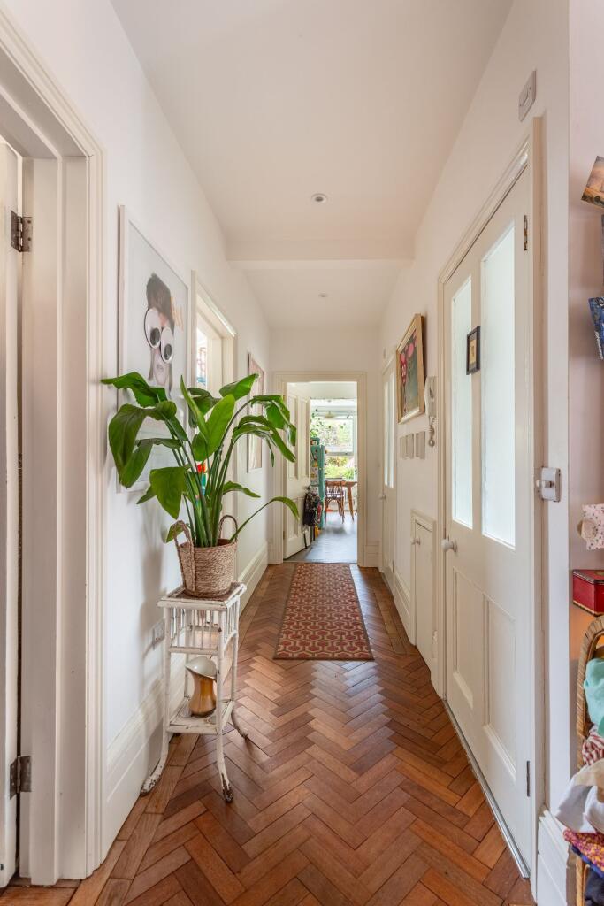 Apartment in Brighton - View 5