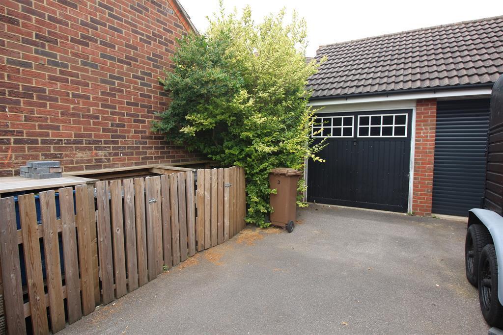 House in Stevenage, Hertfordshire - View 2