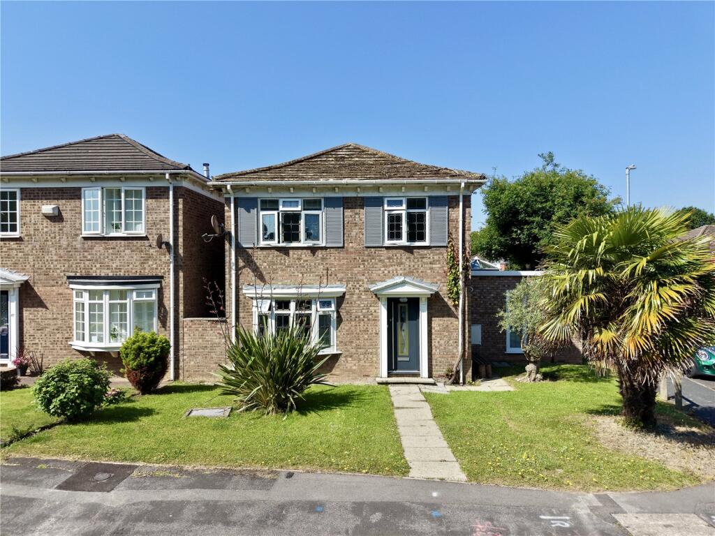 3-bed detached on Thorns Drive, Greasby, Wirral, Merseyside, CH49, £425,000