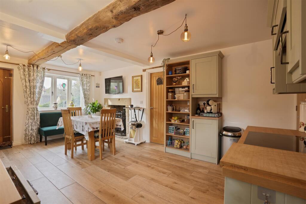 Nether Birchitt Farm Cottage, Sheffield Road Dronfield, S18 2GD photo 2