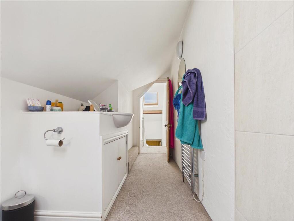 Apartment in Truro - More