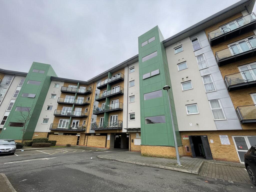 Parkhouse Court, Hatfield, AL10