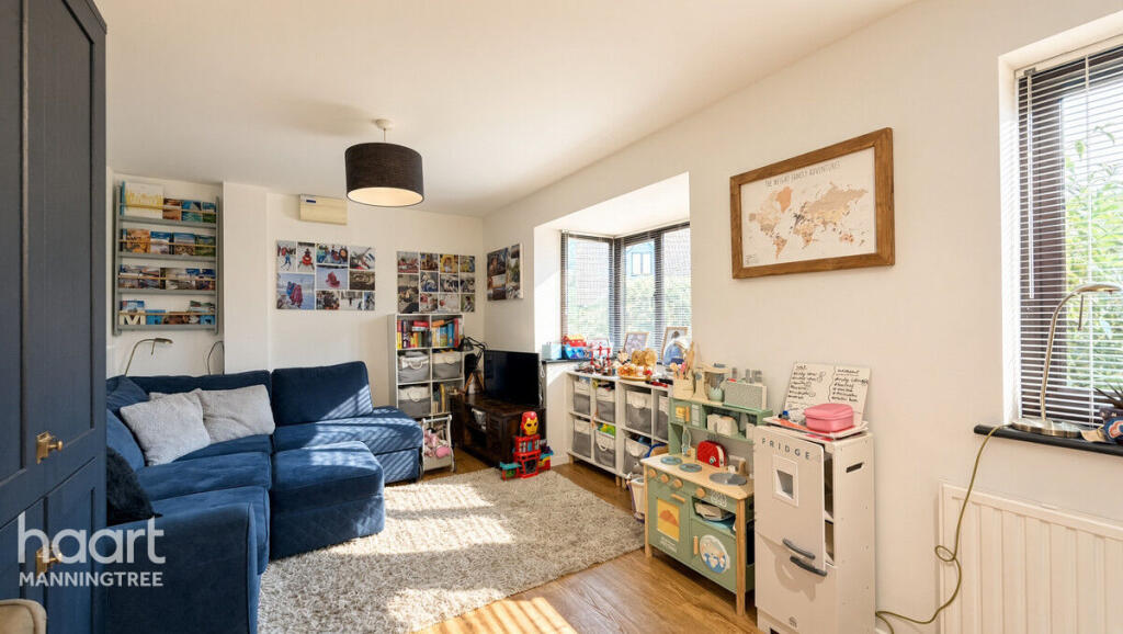 House in Manningtree, Lawford - View 4