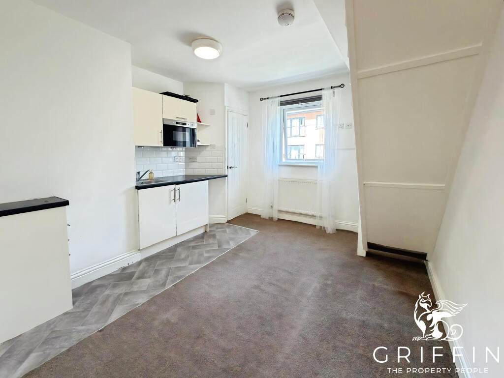 Main image of property: London Road, Grays, RM20