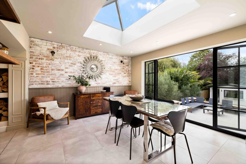 House in Canterbury - More