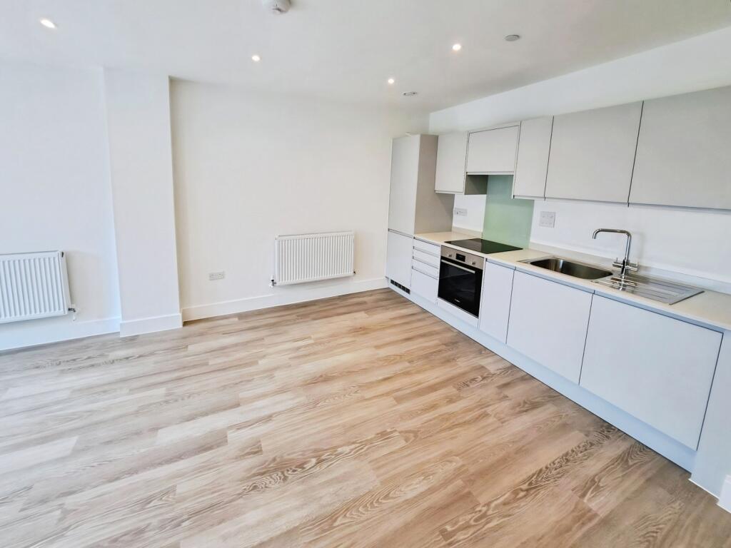 Apartment in Chatham, Medway - View 5