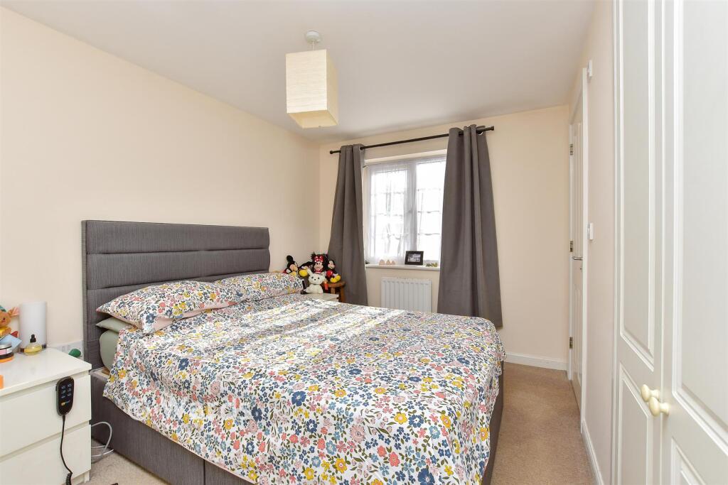 House in Minster-on-Sea, Merryman's Hill - View 5