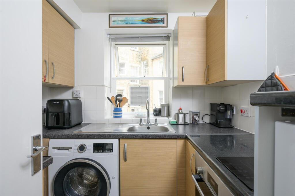 Apartment in Bath, Walcot - View 5