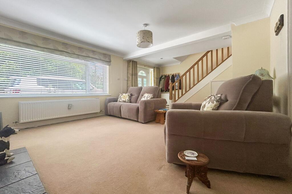 Broad Bush, Blunsdon, Swindon, SN26 photo 2