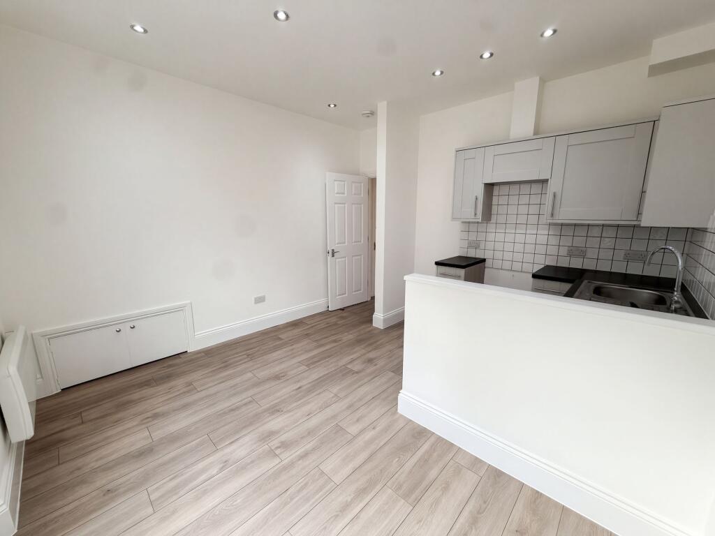 Apartment in Torquay - View 4