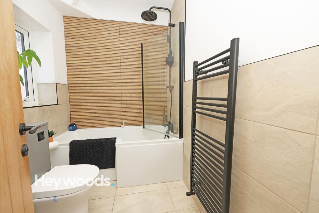 House in Stoke-on-Trent - View 4