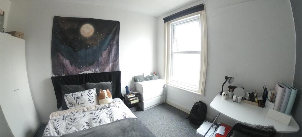 Apartment in Portsmouth - View 4