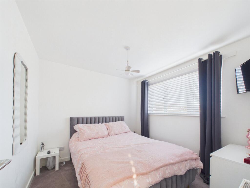 Fritham Gardens, Bournemouth, Dorset, BH8 – další