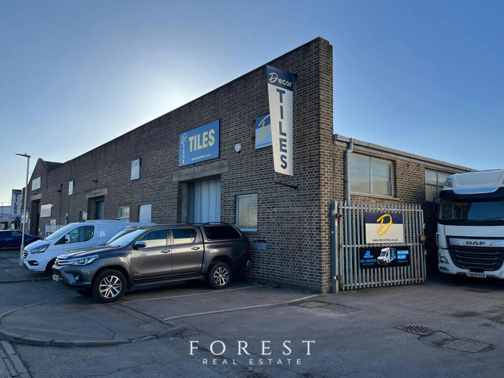 Unit 1, 14 Greycaine Road, Watford (5).jpg