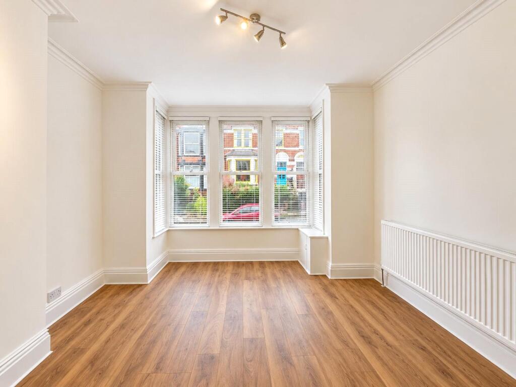 Apartment in Leeds, Harehills Corner, Harehills - More