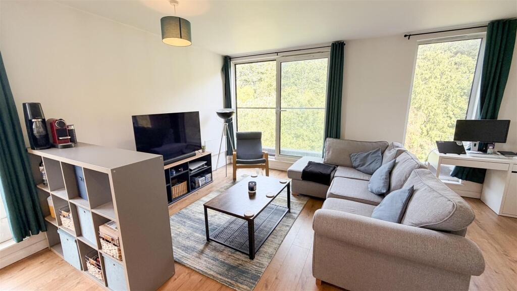 Apartment in Guildford - View 4