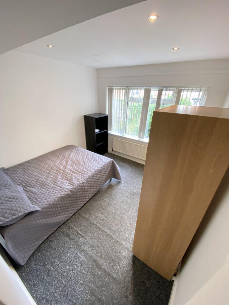 7 bedroom semi-detached house for rent
