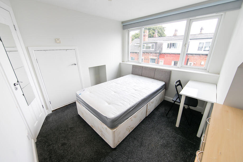 Welton Place, Leeds photo 4