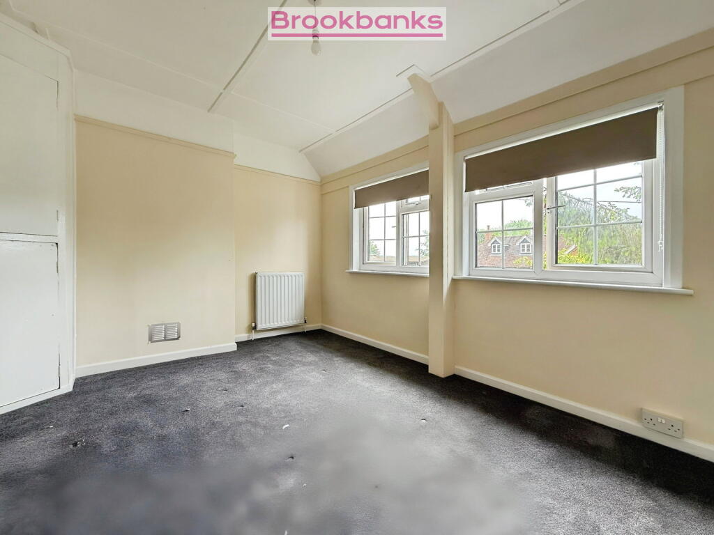 House in Tonbridge - More