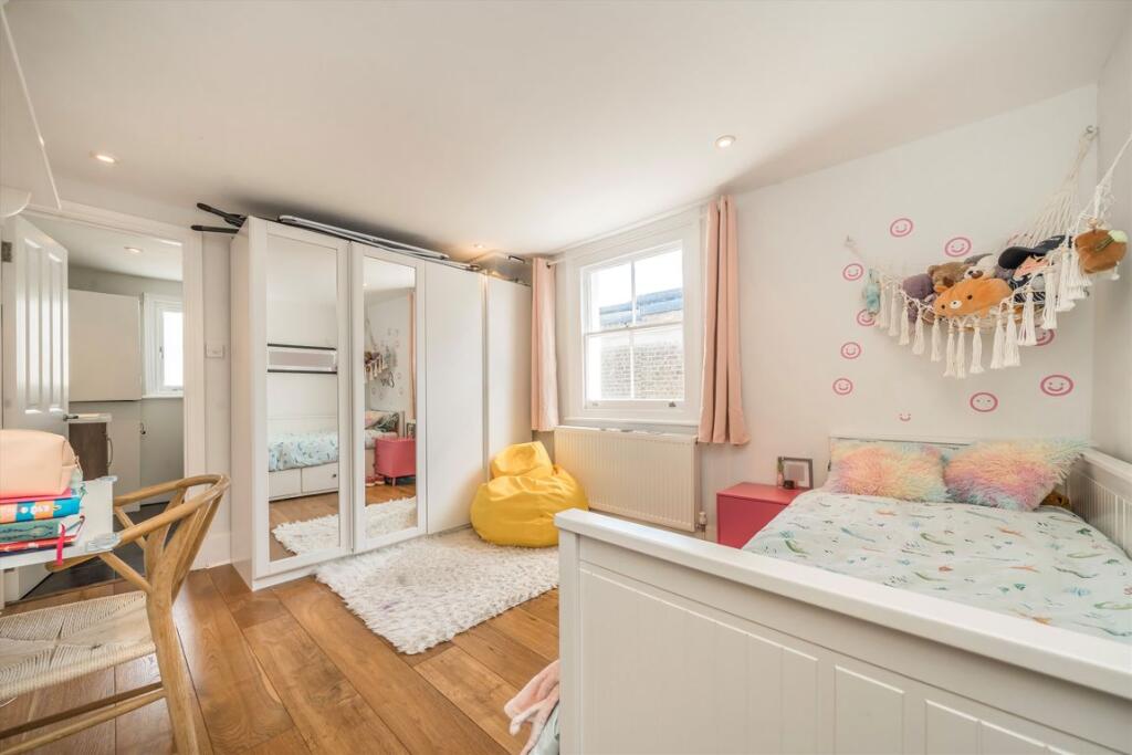 Apartment in London - View 5