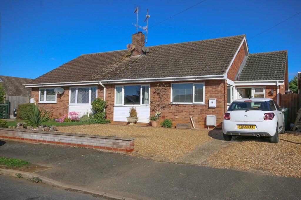 3-bed bungalow on Prince Andrew Drive, Dersingham, King's Lynn, PE31, £265,000