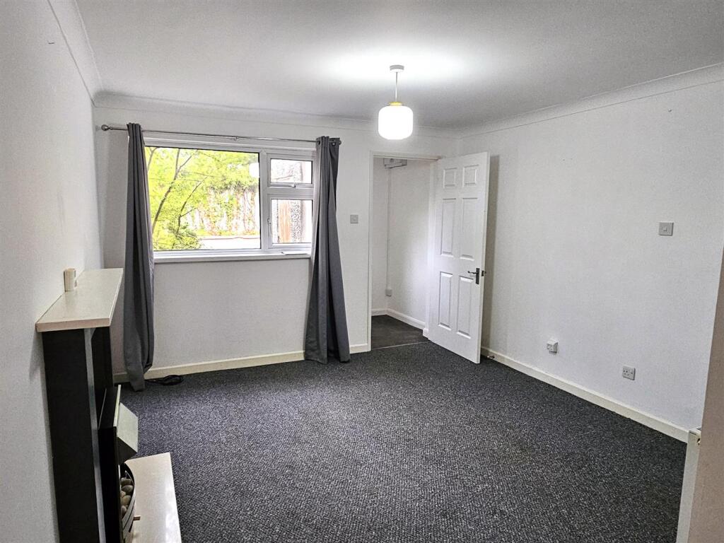 Apartment in Plymouth, Chaddlewood - More