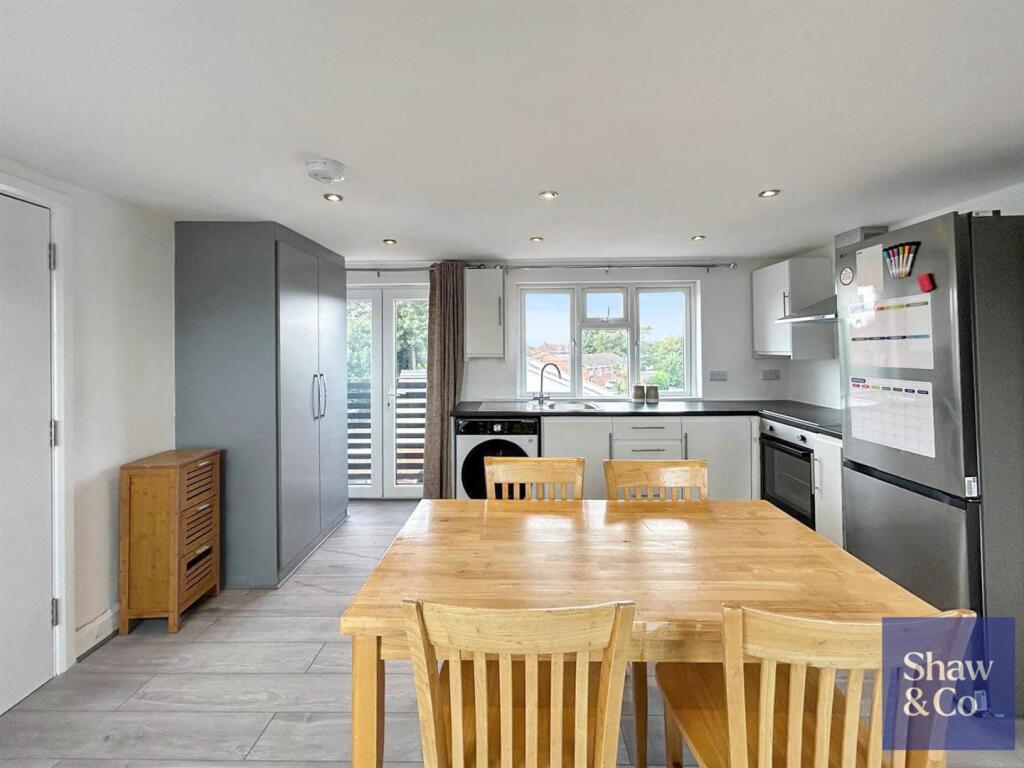 Apartment in London - View 2