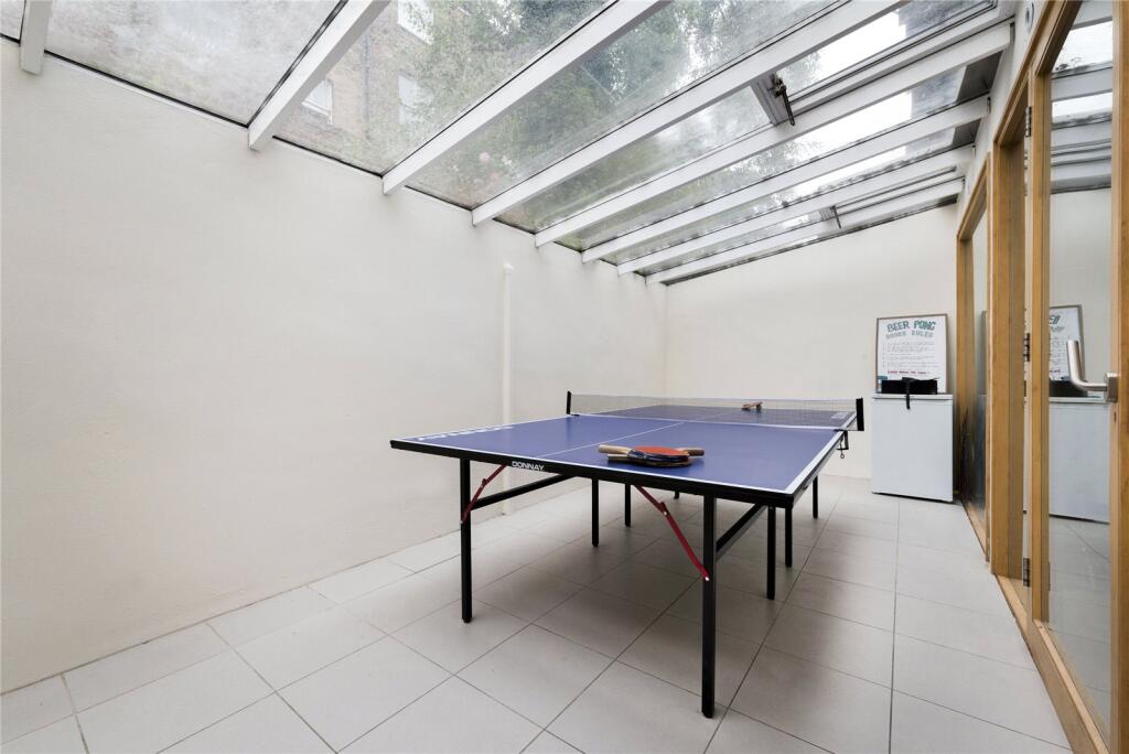 3 bedroom mews property for rent
