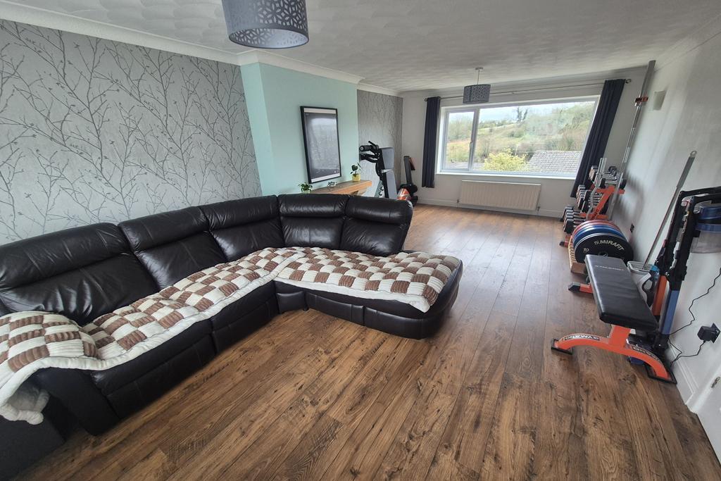 Bincombe Drive, Crewkerne, TA18 photo 5
