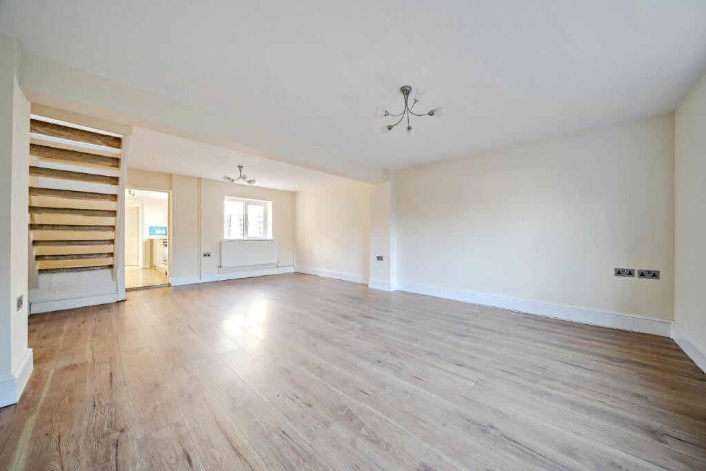 Warehorne Road, Hamstreet TN26 photo 4