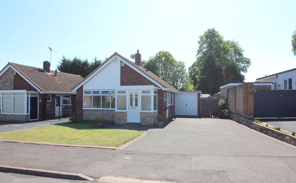 2-bed detached on KINGSWINFORD, Frayne Avenue, £352,500