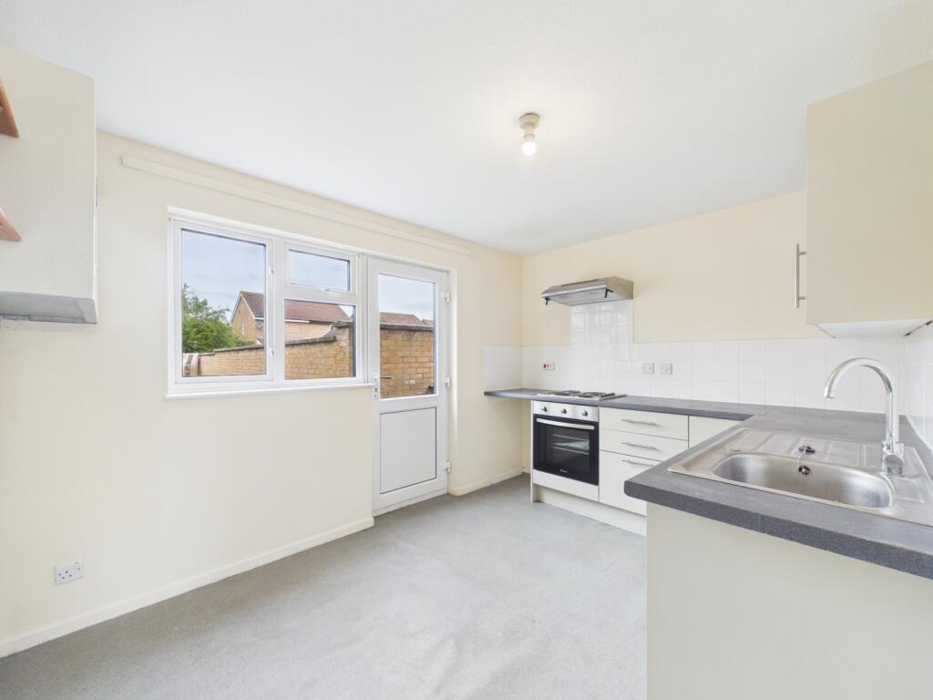 Wavell Close, Yate, Bristol, BS37 photo 4