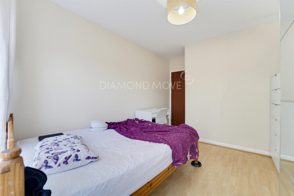 Apartment in Twickenham - View 4