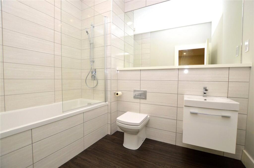 Apartment in Leeds - More