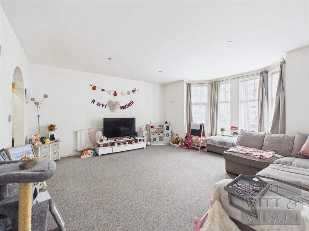 Apartment in Tonbridge - View 2