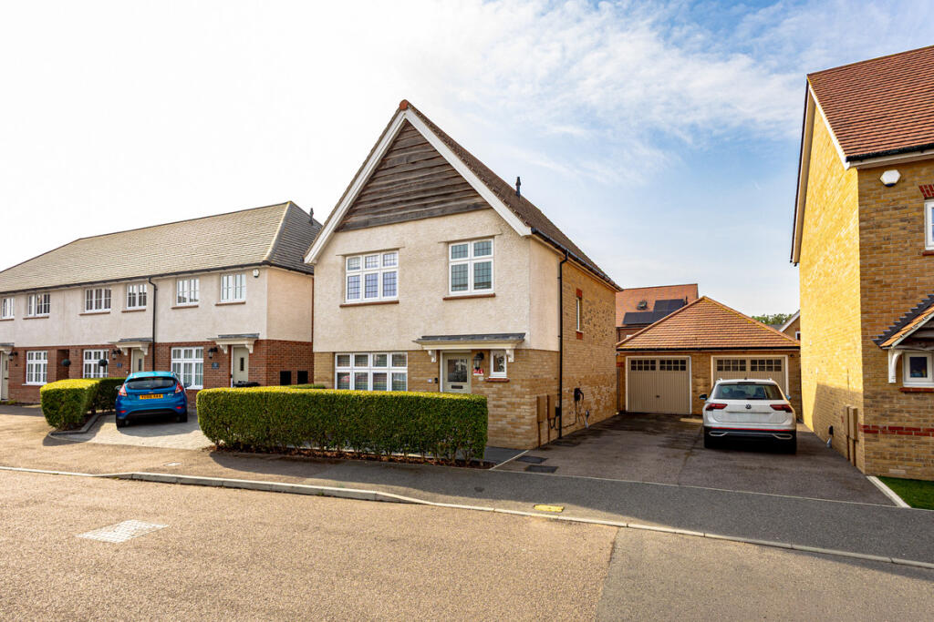 House in Basildon, Essex - View 2