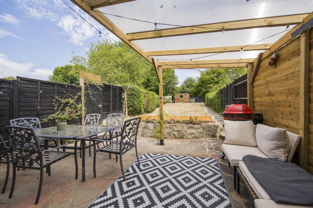 House in Tonbridge - More