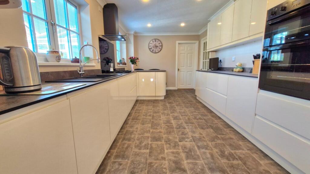 Chariots Way, BASTON, Peterborough, PE6 photo 4
