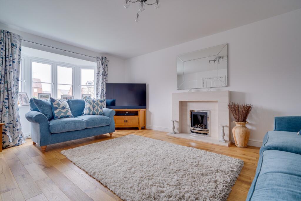 Crest Drive, Fenstanton, Huntingdon, Cambridgeshire, PE28 photo 3