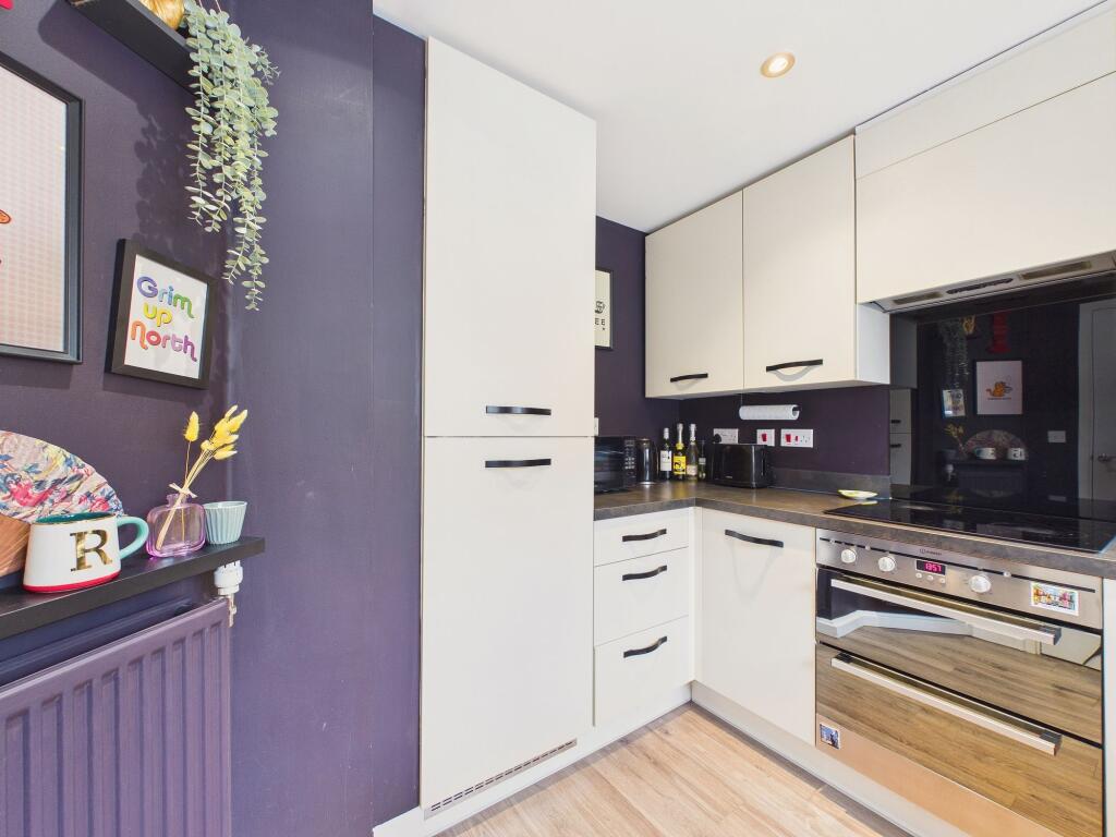 Featherwood Avenue, Newcastle Upon Tyne, NE15 photo 2
