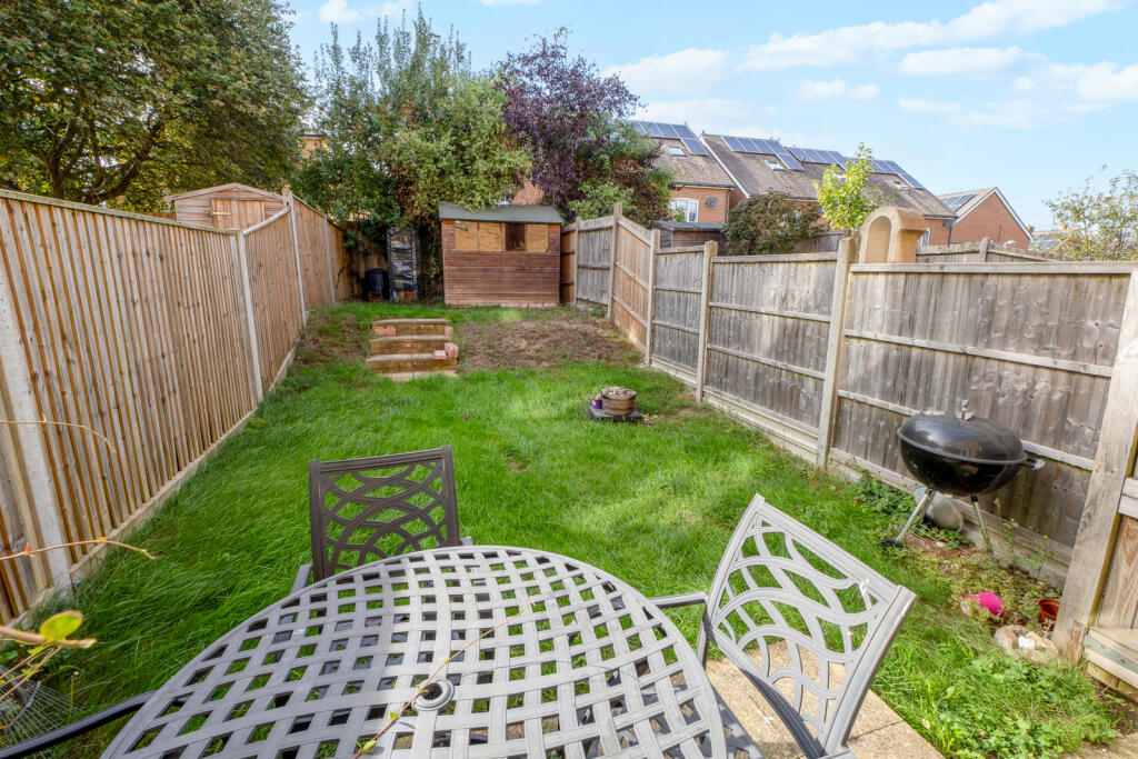 House in Sutton - View 3