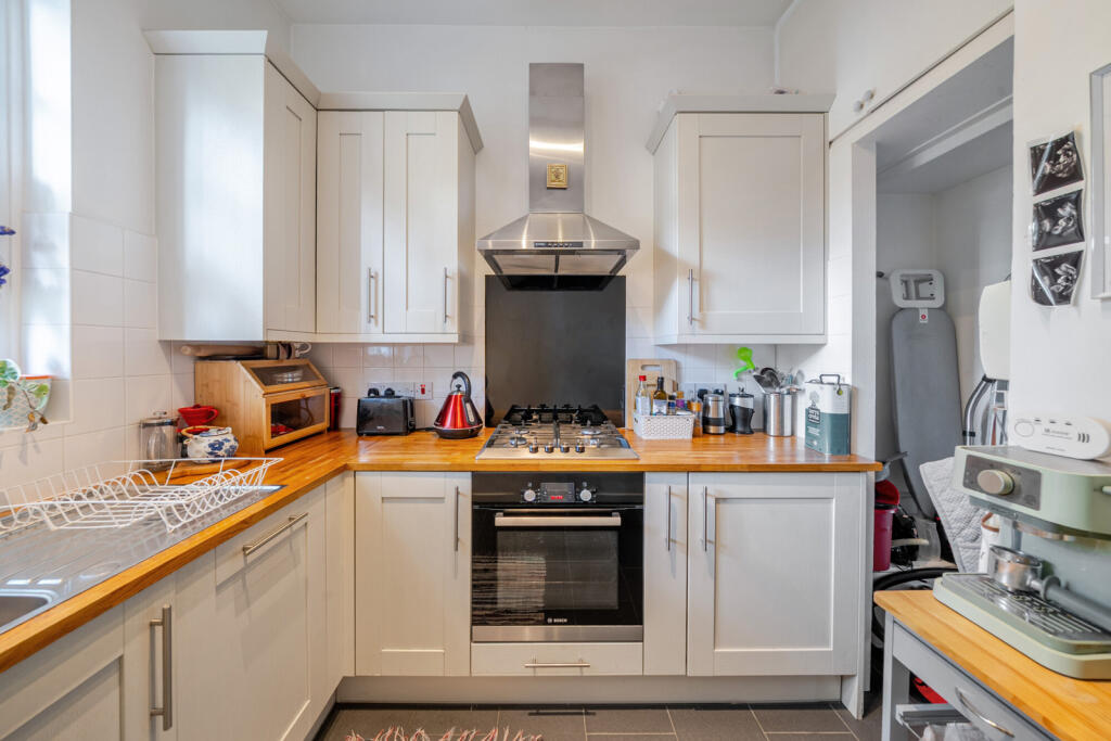 Camberwell New Road, London - View 5