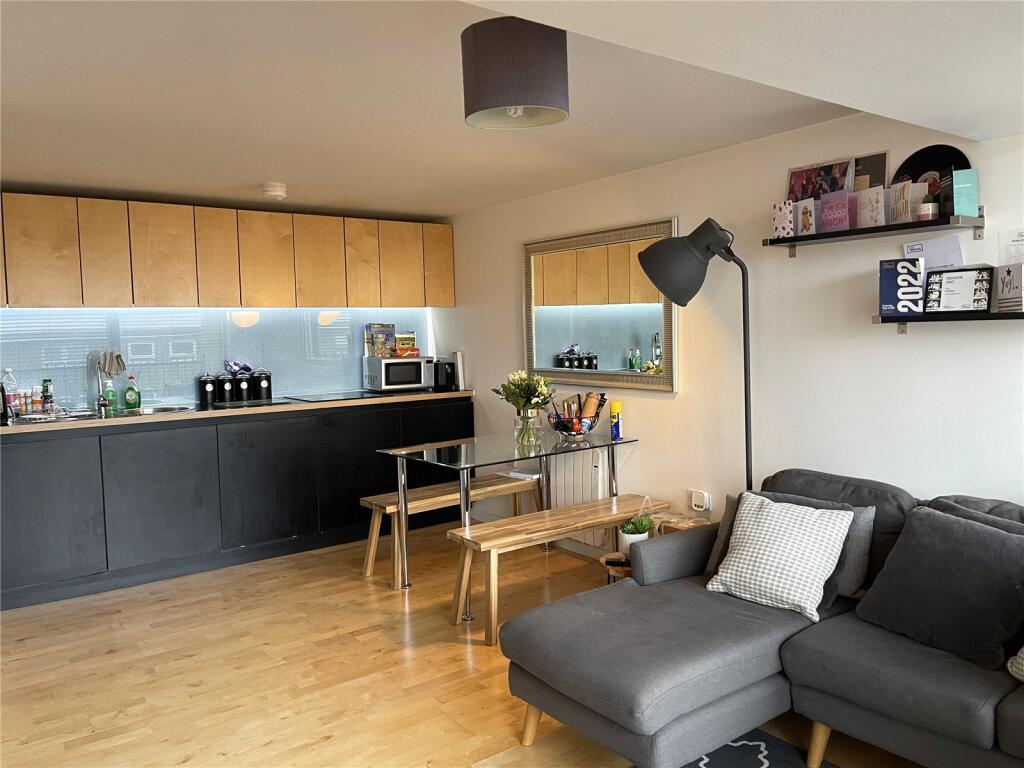 Saxton, The Avenue, Leeds, LS9 - View 3