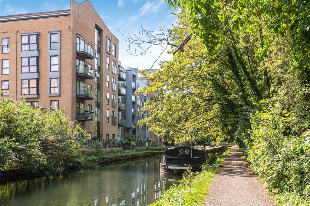 Main image of property: The Embankment, Nash Mills Wharf, Hemel Hempstead, Hertfordshire, HP3