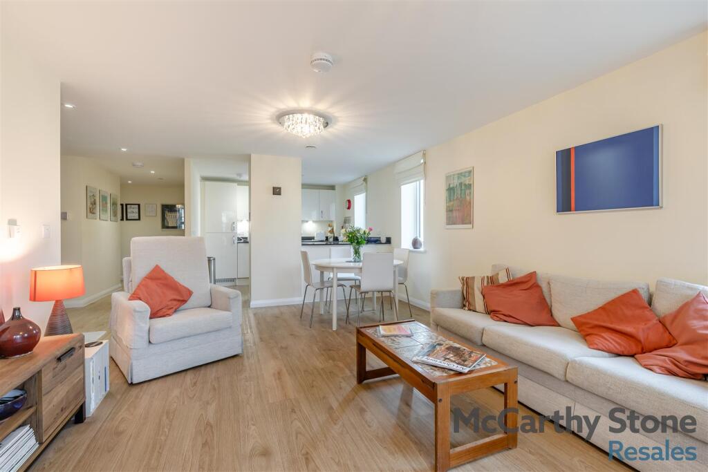Lawson Grange, Holly Road North, Wilmslow, Cheshire East photo 4