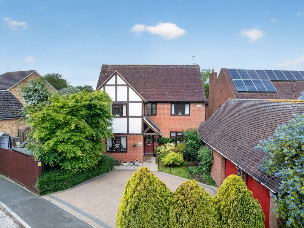 Main image of property: Pond Close, Milton Keynes, MK17